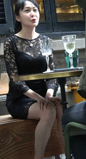 红色高跟黑色蕾丝翘臀少妇