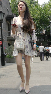 性感连衣短裙丝袜高跟美女