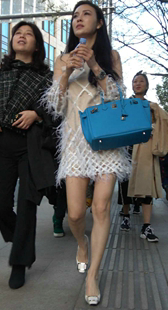 轻薄连衣短裙长腿高跟美少妇