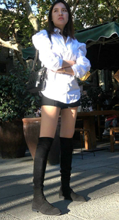 紧身短裤大长腿高挑美女