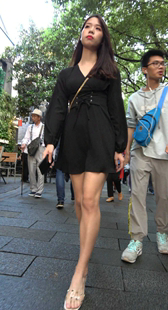 黑色连衣短裙高跟美腿小姐姐