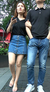 蓝色牛仔包臀短裙高跟美少妇