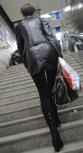 性感包臀皮裙短发少女