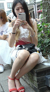 白色连衣短裙高跟白皙性感长腿