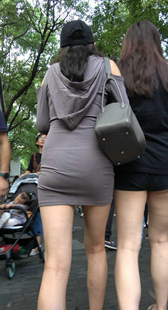 性感长腿圆润翘臀美女