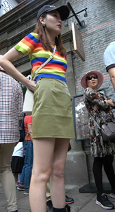 绿色包臀短裙极品肉丝美女