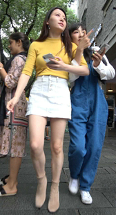 白色短裙高跟性感长腿美女