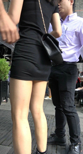 黑色连衣包臀短裙美腿翘臀美女