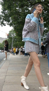 套装短裙纤细长腿美女