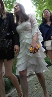 两个裙装高跟性感美腿美女