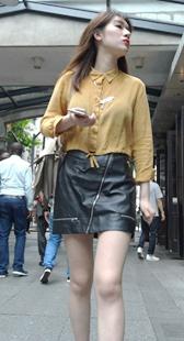 黑色皮裙高跟性感美腿美女