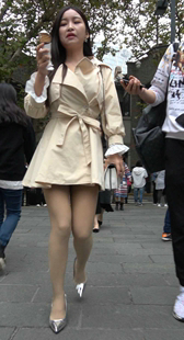 米色连衣裙肉丝长发美女