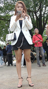 黑色短裙高跟极品长腿美女