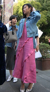 三个极品身材性感美腿漂亮美女