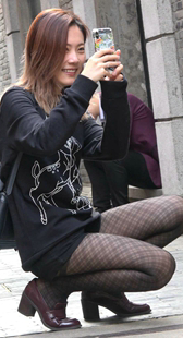 热裤个性花纹丝袜高跟美女