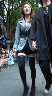 黑丝高筒袜长腿性感身材妹子