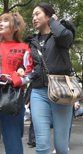 极品饱满圆润翘臀 蓝色紧牛美眉