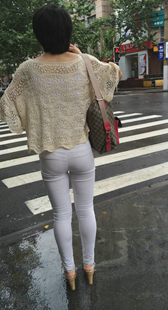 风骚高跟白裤苹果臀内痕明显让人流鼻血第二季