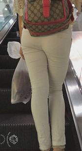 风骚高跟白裤苹果臀内痕明显让人流鼻血第三季