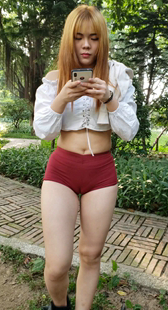 超紧瑜伽短裤丰臀重品味小妹