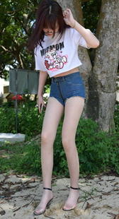 高跟肉丝牛仔短裤包臀模特