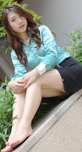 性感黑短裙丁字裤内痕模特