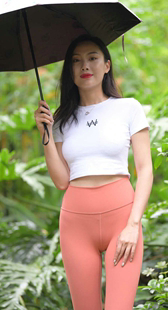 瑜伽裤金三角紧臀模特