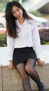 黑丝超短裙长发模特