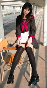 黑丝制服学生妹放得开