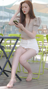 超短裙长腿小姐姐