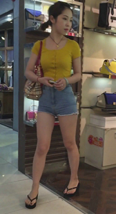上身桔黄超紧短牛