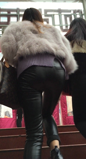 亮丽的皮裤大屁股