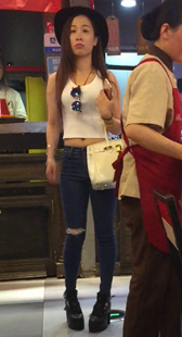 苗条时尚的帽子紧牛