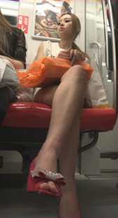 超短裙性感OL笑起来这么美