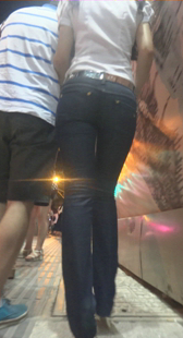 身材如此好，走路如此会扭