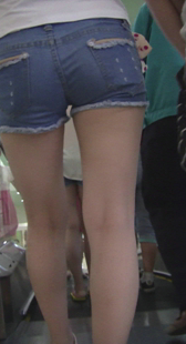 电梯牛仔小少妇