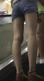 电梯包臀热裤少妇