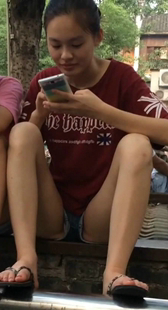 超短牛仔热裤要现内呀