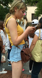 超短浅蓝热牛月牙