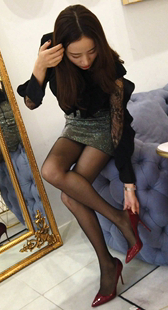 黑短裙肉丝高跟老板娘