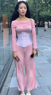 性感粉色套装大胸器