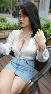 性感超短裙大胸器美女