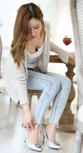 性感紧身牛仔高跟长发模特