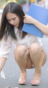 超短裙丁字裤长发美女