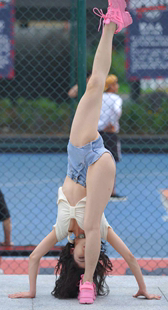 一字马你行你来试试