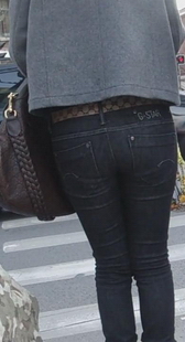 跟拍少妇屁股夹好紧