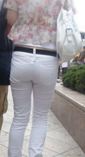 这少妇屁股挺圆的