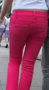 街拍长腿美少女