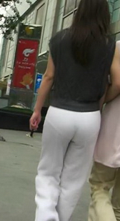 街拍少妇透明内痕