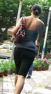 跟拍少妇性感内痕